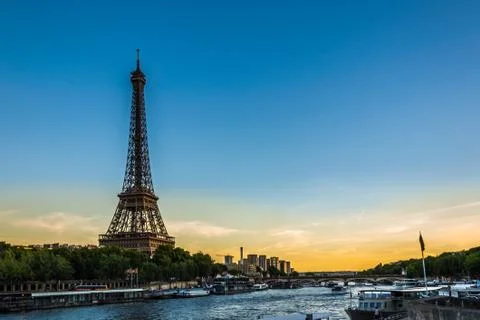 Sunset in Paris with a view on the Eiffel Tower Stock Photos