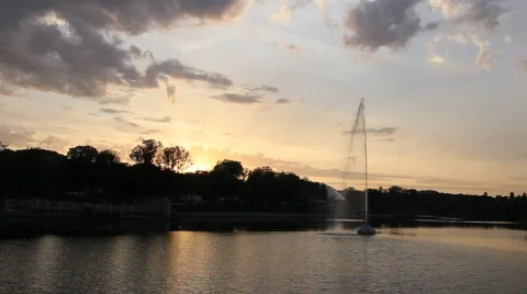 Sunset in the park Stockbeeldmateriaal 50492077