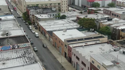 Sunset Park Industrial Rooftops and Service Street in Brooklyn 库存影片 139537525
