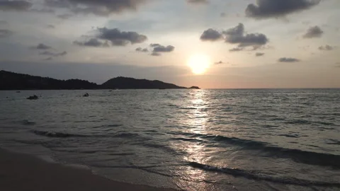 Sunset at Patong Beach, Phuket. Video stock 134026579
