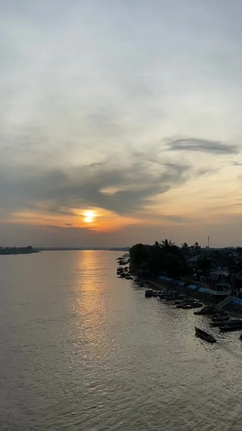 Sunset on the pedestrian bridge Stock Footage 276568870