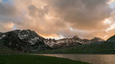 Sunset in the picturesque mountains Video stock 75971021