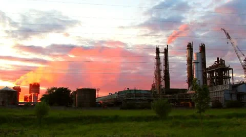 Sunset pipe and smoke Video stock 21465760