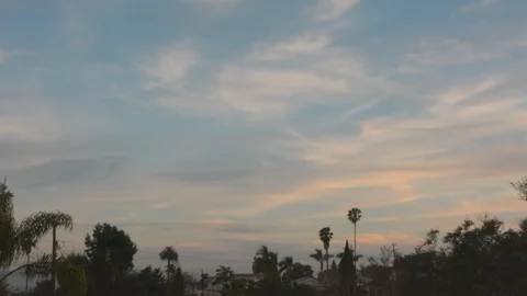 Sunset plain cross lower frame on its landing descent. Stockbeeldmateriaal 93320043