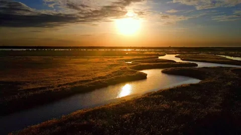 The sunset plain of the Yellow River meanders and flows 스톡 동영상 259381602