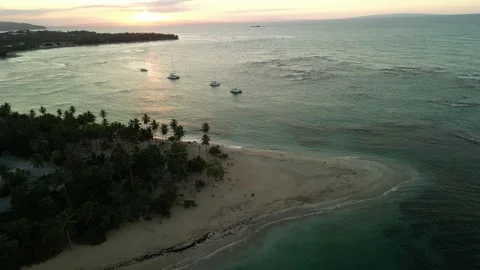 Sunset-playa-punta-popy-las-terrenas-4k-drone-05.mp4 Vídeos de archivo 317912528