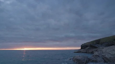 Sunset at Polurrian Bay, Cornwall, England. Stock Footage 128163034