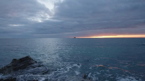 Sunset at Polurrian Bay, Cornwall, England. Stock Footage 128167390