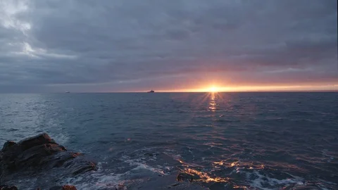 Sunset at Polurrian Bay, Cornwall, England. Stock Footage 128189457