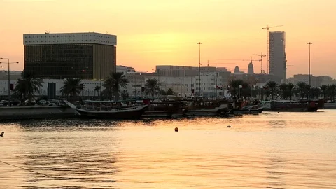 Sunset in the port of Doha - Qatar Видео 95894743