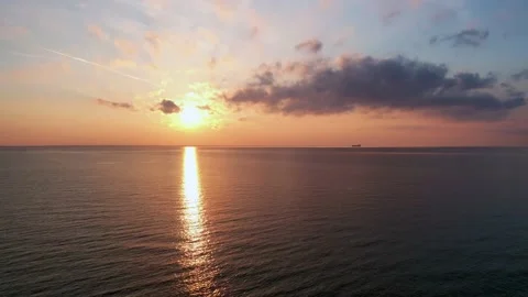 Sunset at the port Stockbeeldmateriaal 164170964