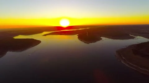 Sunset pull back of the lake Stock-Footage 46737701