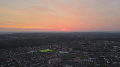 Sunset in Reading West over houses UK Stock-Footage 334608471