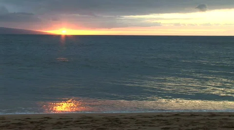 Sunset Reflecting On Ocean Видео 340672