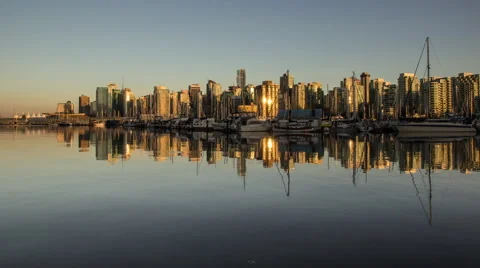 Sunset reflection on buildings Video stock 49214659