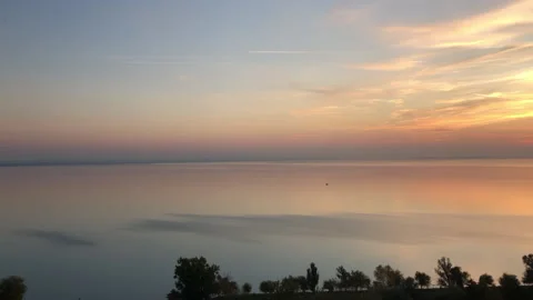 Sunset reflection 動画素材 136662407