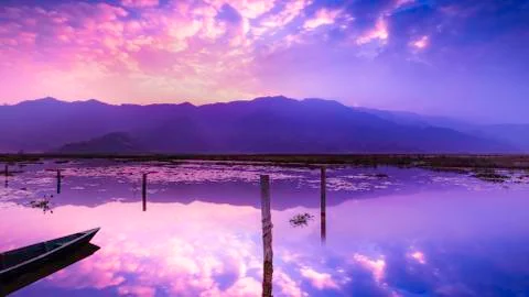 SUNSET REFLECTION SMALL RIVER 스톡 사진