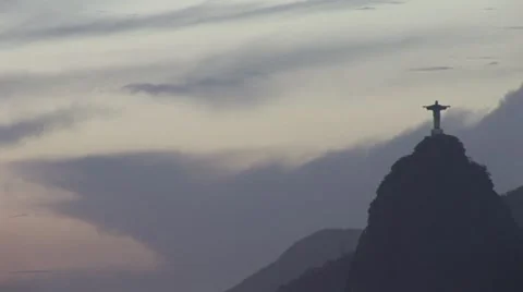 Sunset at Rio de Janeiro and the Christ statue Vídeo Stock 7756674