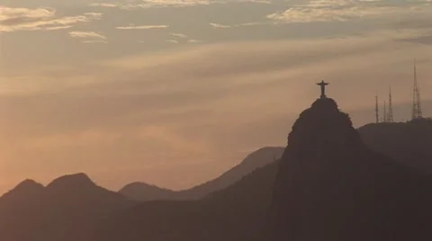 Sunset at Rio de Janeiro and the Christ statue Vídeo Stock 7756682