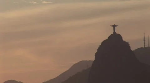 Sunset at Rio de Janeiro and the Christ statue Vídeo Stock 7756684