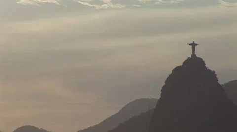 Sunset at Rio de Janeiro and the Christ statue Vídeo Stock 7756691