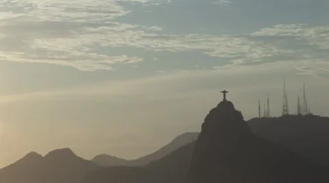Sunset at Rio de Janeiro and the Christ statue Vídeo Stock 7756698