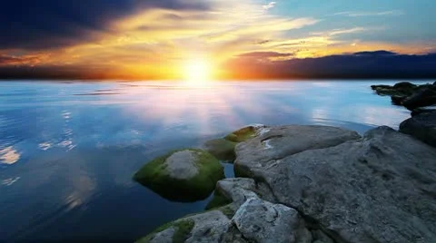 Sunset on the river Stock-Footage 10686704