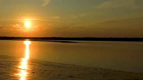 Sunset on the river. 動画素材 194033474