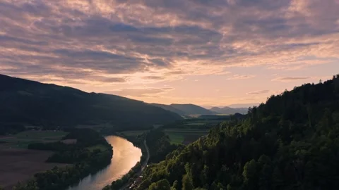 Sunset river valley from above Stockbeeldmateriaal 335210550