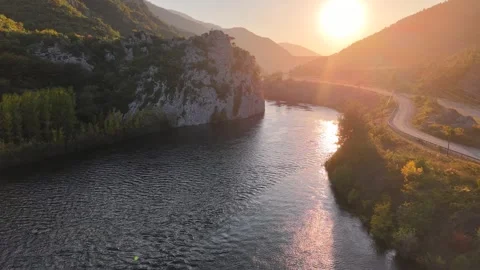 Sunset River Valley Flight Opposite Direction with Horizon Glow Vídeos de archivo 337256746