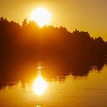 Sunset river water sun vector illustration mesh Stock Illustration