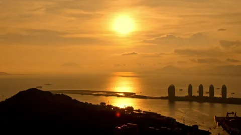 Sunset in Sanya Bay Video stock 270408034