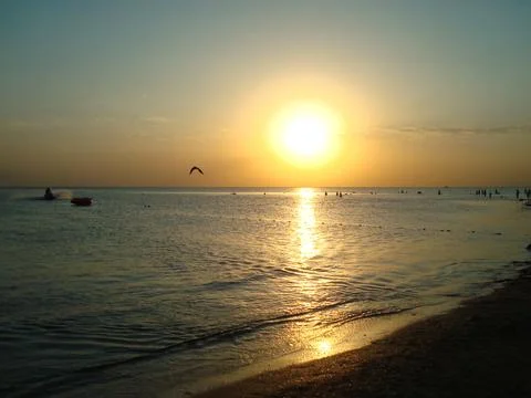 Sunset in the sea in the evening Fotos Stock