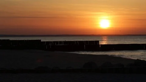 Sunset at the sea 库存影片 84771695