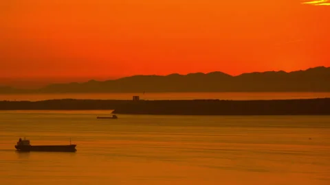 Sunset at sea 動画素材 297687473