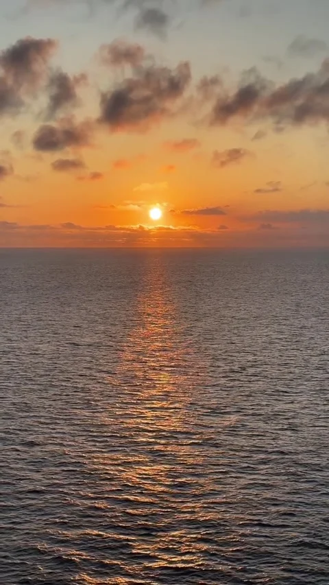 Sunset in the sea Stock Footage 321598519