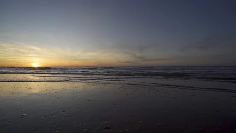 Sunset by the sea. Panorama Vidéo 124808968