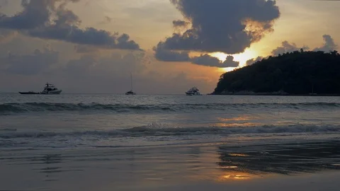Sunset by the sea in the tropics. Stock-Footage 121001397