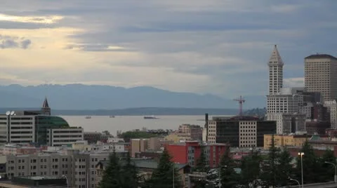 Sunset at Seattle from Dr Jose Rizal Bridge in Washington State Video stock 8961473