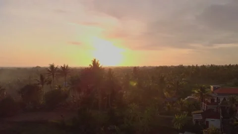 Sunset seen from a drone over the town of Ubud on Bali. 4K Drone Footage Vidéo 152722511