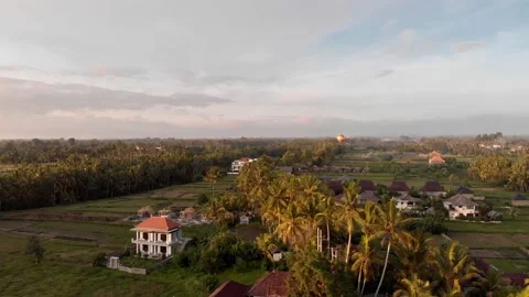 Sunset seen from a drone over the town of Ubud on Bali. 4K Drone Footage Vidéo 152722584