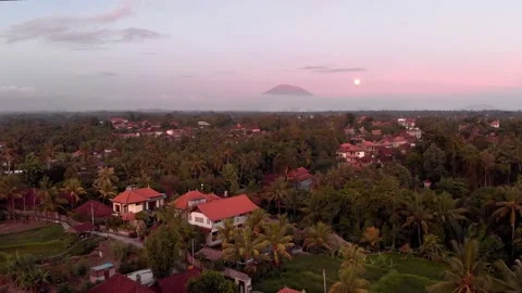 Sunset seen from a drone over the town of Ubud on Bali. 4K Drone Footage Vidéo 152722742