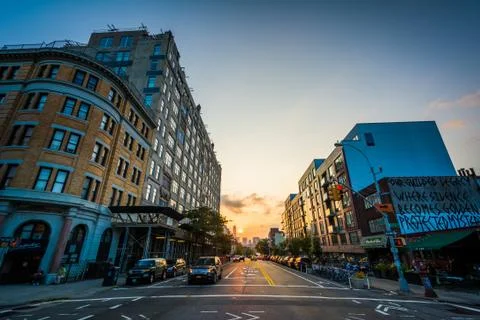 Sunset seen at the intersection of Broadway and Berry Street in Williamsburg, Stock Photos