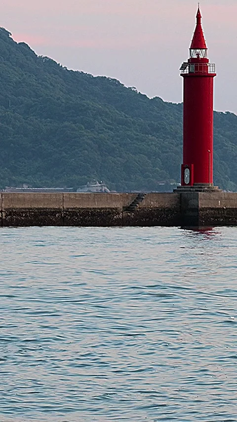 Sunset Seto Inland Sea &amp; Lighted Lighthouse Landscape,Vertical 库存影片 342963438