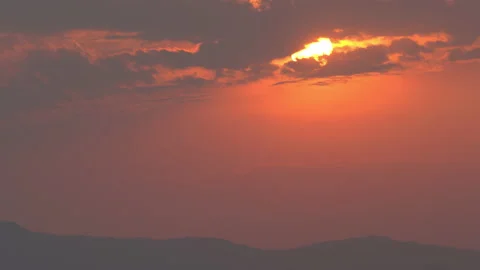 Sunset on sky and clouds background on summer Vidéo 179716712