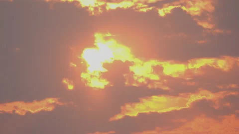 Sunset on sky and clouds background on summer Vídeos de archivo 179720992