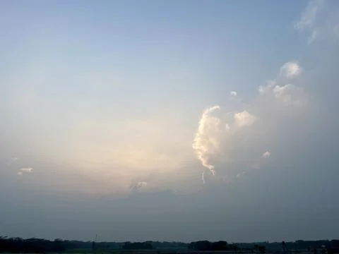 Sunset Sky with Dramatic Cloud Formation over Rural Landscape Stock-Fotos
