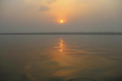 Sunset sky over the Ganges river in Varanasi, India Stock-Fotos