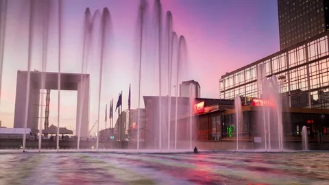 Sunset sky paris la defense arch fountain panorama 4k time lapse france Stock Footage 74683641
