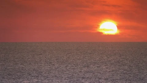 Sunset sky, red sky, sea 库存影片 110845227